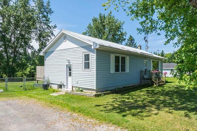41 County Road 1 Rd, House detached with 2 bedrooms, 1 bathrooms and 6 parking in Prince Edward County ON | Image 2
