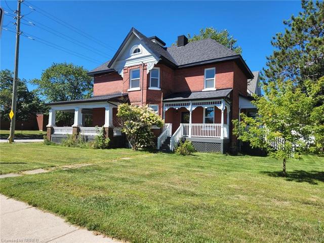 292 Worthington Street E, House detached with 4 bedrooms, 2 bathrooms and 2 parking in North Bay ON | Image 1