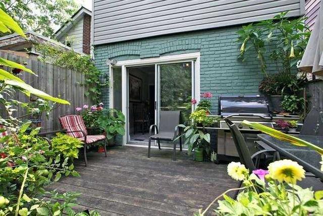 352 Springdale Blvd, House detached with 3 bedrooms, 2 bathrooms and 1 parking in Toronto ON | Image 22