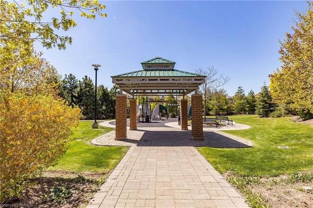 525 - 2480 Prince Michael Drive, House attached with 1 bedrooms, 1 bathrooms and 1 parking in Oakville ON | Image 37