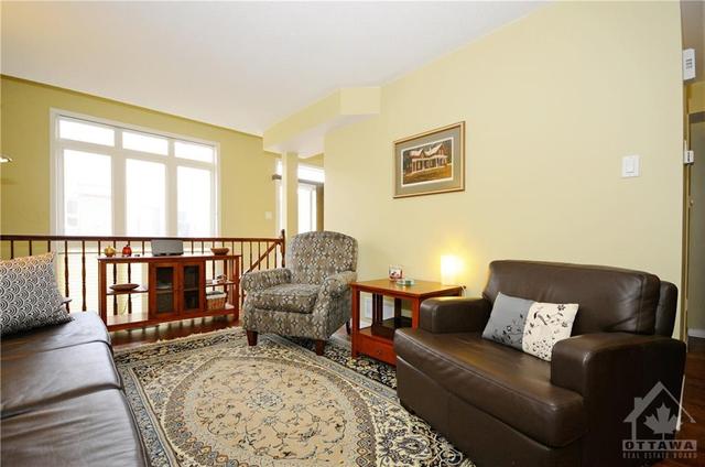220 Freedom Private, Townhouse with 3 bedrooms, 3 bathrooms and 2 parking in Ottawa ON | Image 3