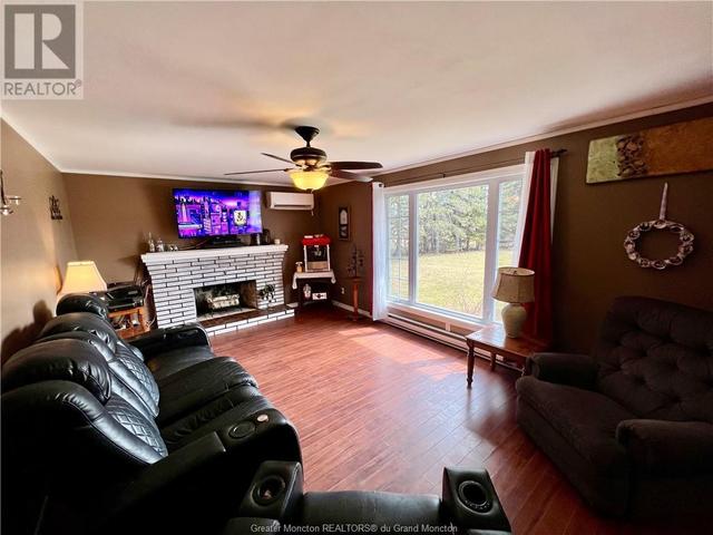 3261 Route 112, House detached with 3 bedrooms, 1 bathrooms and null parking in Salisbury P NB | Image 8