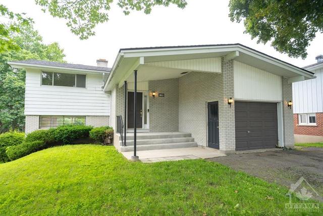 1186 Bonnie Crescent, House detached with 4 bedrooms, 2 bathrooms and 3 parking in Ottawa ON | Image 1