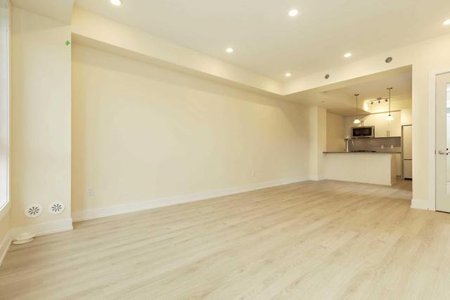 Th44 - 3 Elsie Lane, House attached with 3 bedrooms, 3 bathrooms and 1 parking in Toronto ON | Image 2