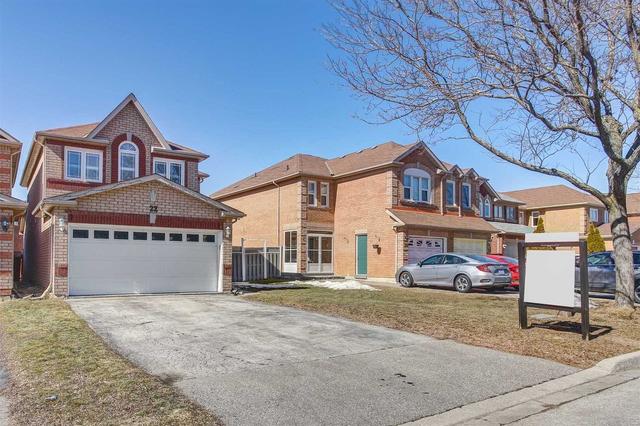 22 Misty Hills Tr, House detached with 3 bedrooms, 3 bathrooms and 6 parking in Toronto ON | Image 12