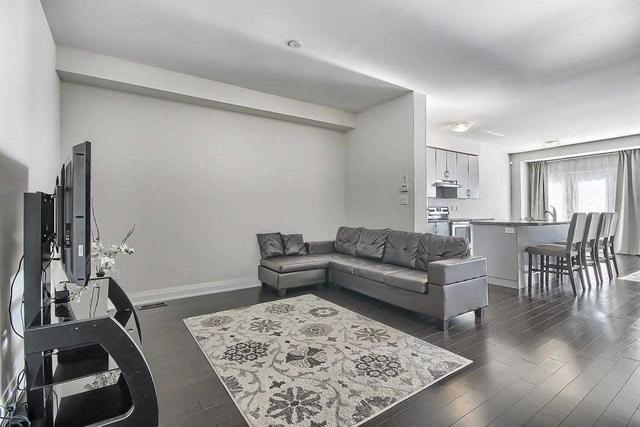 45 Gridiron Gate, House attached with 3 bedrooms, 4 bathrooms and 2 parking in Vaughan ON | Image 2