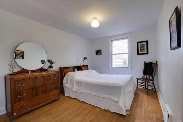 216 Holborne Ave, House semidetached with 3 bedrooms, 2 bathrooms and 3 parking in Toronto ON | Image 3