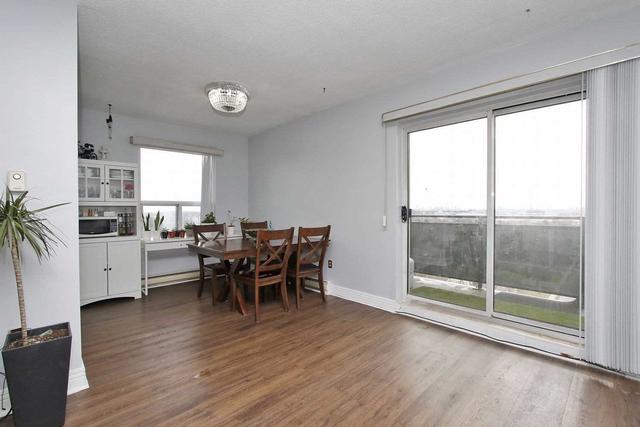 901 - 855 Kennedy Rd, Condo with 3 bedrooms, 2 bathrooms and 2 parking in Toronto ON | Image 5