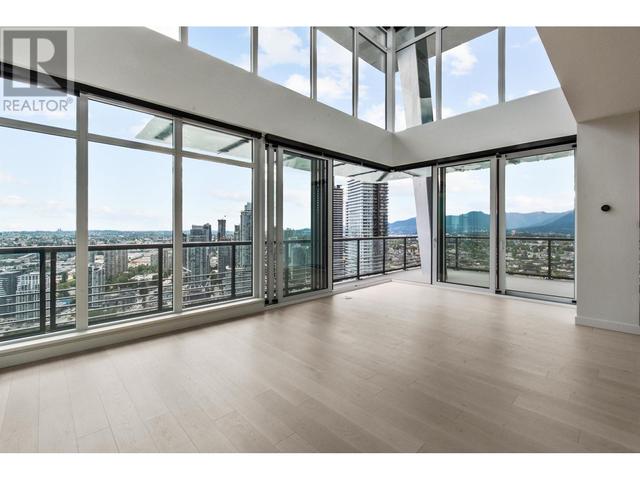 4402 - 4720 Lougheed Highway, Condo with 3 bedrooms, 4 bathrooms and 2 parking in Burnaby BC | Image 5