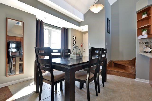3 - 645 Dundas St W, Townhouse with 2 bedrooms, 2 bathrooms and 1 parking in Mississauga ON | Image 3