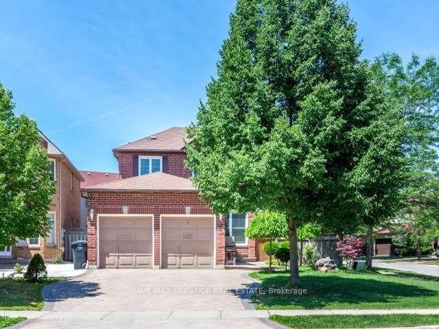 4 Cedarwood Cres, House detached with 3 bedrooms, 4 bathrooms and 6 parking in Brampton ON | Image 1