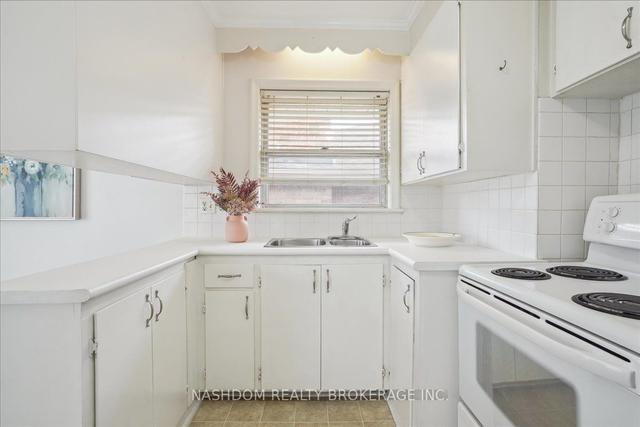 165 West 27th St, House detached with 3 bedrooms, 1 bathrooms and 3 parking in Hamilton ON | Image 4