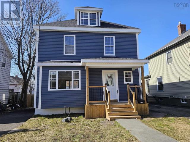 237 Park Street, House detached with 4 bedrooms, 2 bathrooms and null parking in Cape Breton NS | Image 2
