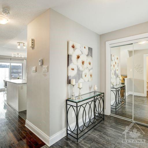 2358 Marble Crescent, Townhouse with 3 bedrooms, 3 bathrooms and 3 parking in Clarence Rockland ON | Image 2