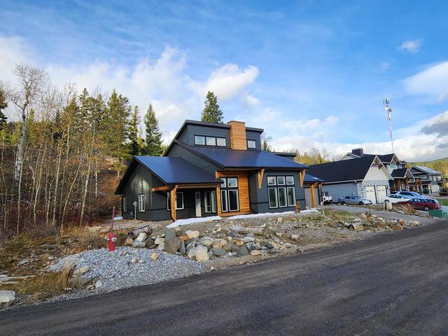 33 Kananaskis Court, House detached with 4 bedrooms, 3 bathrooms and 4 parking in Willow Creek No. 26 AB | Image 3
