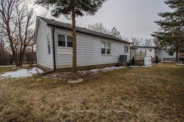 26 Anne St, House detached with 3 bedrooms, 1 bathrooms and 4 parking in Kawartha Lakes ON | Image 22
