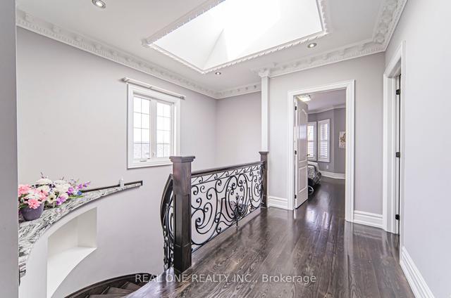 59 Bentworth Ave, House detached with 4 bedrooms, 7 bathrooms and 4 parking in Toronto ON | Image 14
