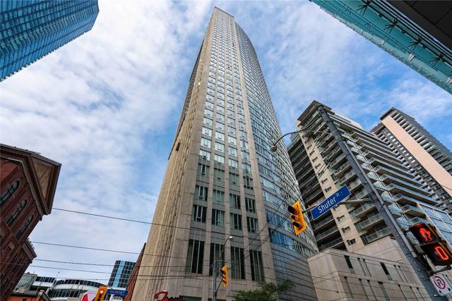 4002 - 210 Victoria St, Condo with 0 bedrooms, 1 bathrooms and 0 parking in Toronto ON | Image 1