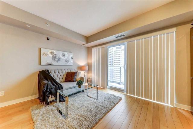 1909 - 58 Orchard View Blvd, Condo with 1 bedrooms, 1 bathrooms and 0 parking in Toronto ON | Image 3