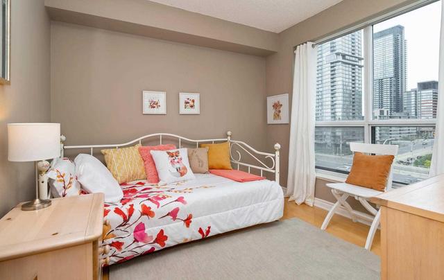 809 - 410 Queens Quay W, Condo with 2 bedrooms, 1 bathrooms and 1 parking in Toronto ON | Image 8
