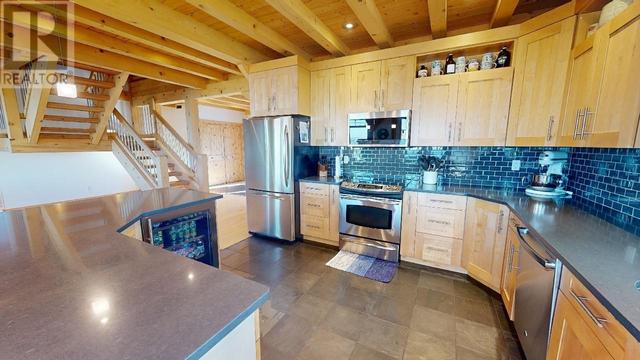 13113 Sunnyside Drive, House detached with 5 bedrooms, 4 bathrooms and null parking in Peace River C BC | Image 6