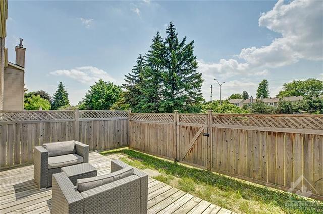 432 Valade Crescent, Townhouse with 3 bedrooms, 2 bathrooms and 2 parking in Ottawa ON | Image 29