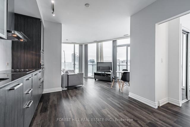 4107 - 12 York St, Condo with 2 bedrooms, 2 bathrooms and 1 parking in Toronto ON | Image 17