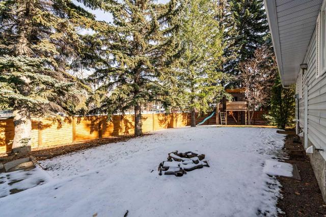 2 Varwood Place Nw, House detached with 5 bedrooms, 3 bathrooms and 4 parking in Calgary AB | Image 44