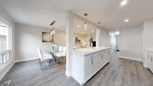 525 Dorchester Dr, House attached with 4 bedrooms, 3 bathrooms and 3 parking in Oshawa ON | Image 2