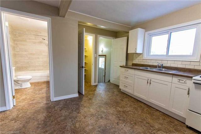 310 Corvette St, House detached with 4 bedrooms, 2 bathrooms and 2 parking in Welland ON | Image 17