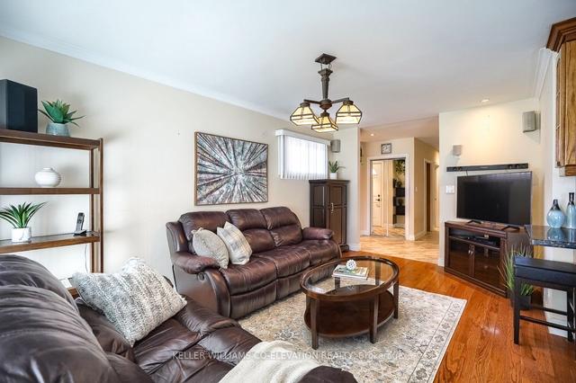 92 Crocus Dr, House detached with 3 bedrooms, 2 bathrooms and 3 parking in Toronto ON | Image 23