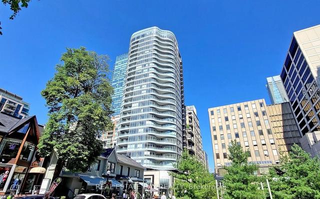 404 - 88 Cumberland St, Condo with 2 bedrooms, 2 bathrooms and 1 parking in Toronto ON | Image 7