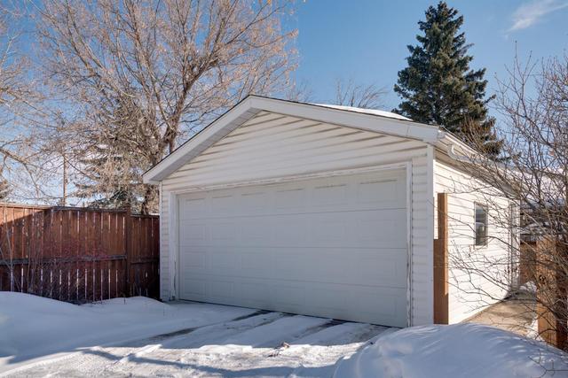 128 Gordon Drive Sw, House detached with 4 bedrooms, 3 bathrooms and 2 parking in Calgary AB | Image 26