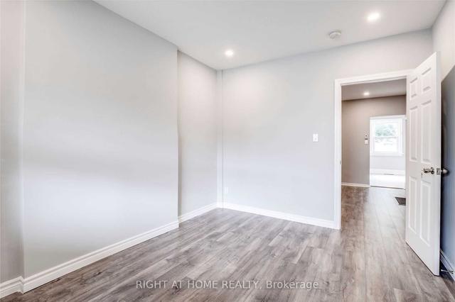 2023 Dufferin St, House semidetached with 3 bedrooms, 2 bathrooms and 3 parking in Toronto ON | Image 26
