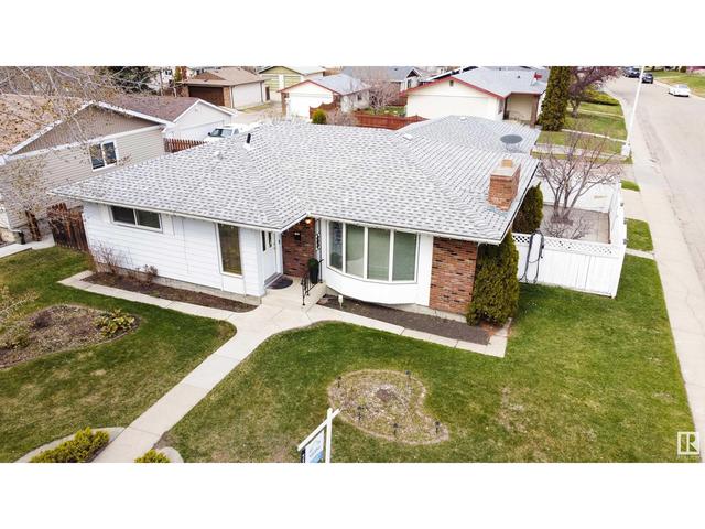 11604 145 Av Nw, House detached with 5 bedrooms, 2 bathrooms and 2 parking in Edmonton AB | Card Image