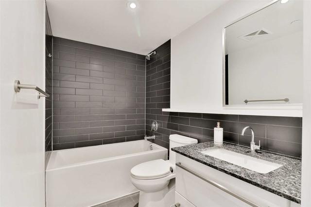 907 - 160 Flemington Rd, Condo with 2 bedrooms, 1 bathrooms and 1 parking in Toronto ON | Image 2