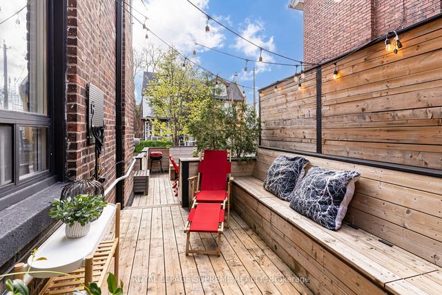 489 Delaware Ave, House semidetached with 2 bedrooms, 2 bathrooms and 1 parking in Toronto ON | Image 30
