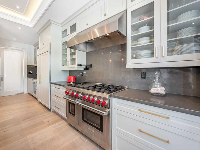 248 Lytton Blvd, House detached with 5 bedrooms, 5 bathrooms and 4 parking in Toronto ON | Image 6