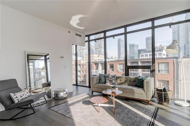 710 - 15 Beverley St, Condo with 2 bedrooms, 2 bathrooms and 1 parking in Toronto ON | Image 2
