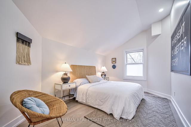 348 Wellesley St E, House attached with 3 bedrooms, 2 bathrooms and 2 parking in Toronto ON | Image 17