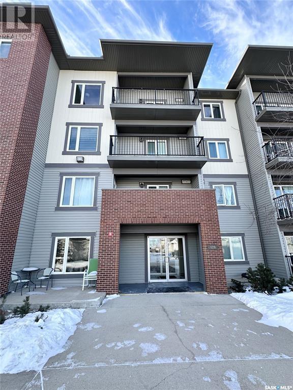 101 - 820 5th Street, Condo with 2 bedrooms, 2 bathrooms and null parking in Weyburn SK | Image 1