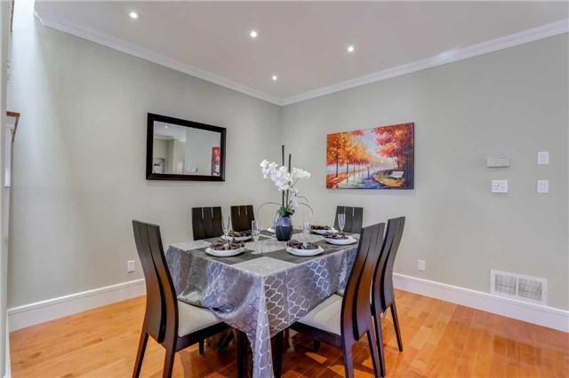 32 Cashmere Cres, House detached with 4 bedrooms, 5 bathrooms and 5 parking in Markham ON | Image 3