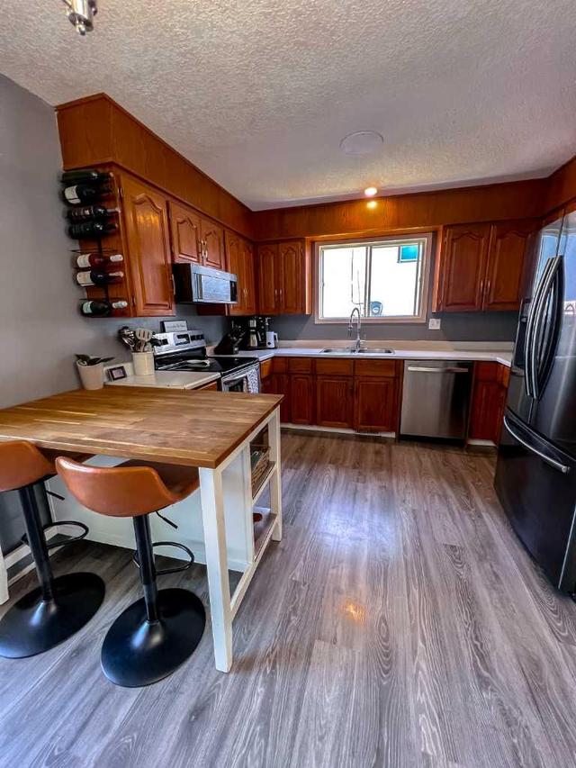 114 Clark Street, House detached with 3 bedrooms, 3 bathrooms and 4 parking in Hinton AB | Image 6