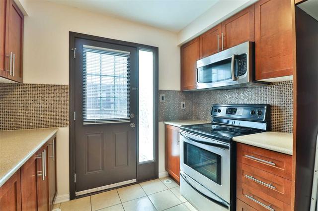 651 Frank Pl, House attached with 2 bedrooms, 2 bathrooms and 3 parking in Milton ON | Image 6