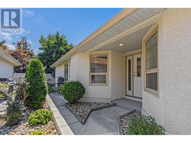 5 - 4141 Lakeshore Road Sw, House attached with 3 bedrooms, 2 bathrooms and 2 parking in Kelowna BC | Image 7
