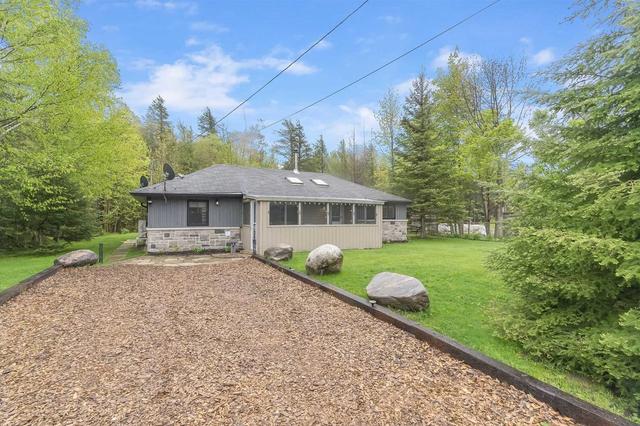 2204 Champlain Rd, House detached with 3 bedrooms, 1 bathrooms and 6 parking in Tiny ON | Image 16