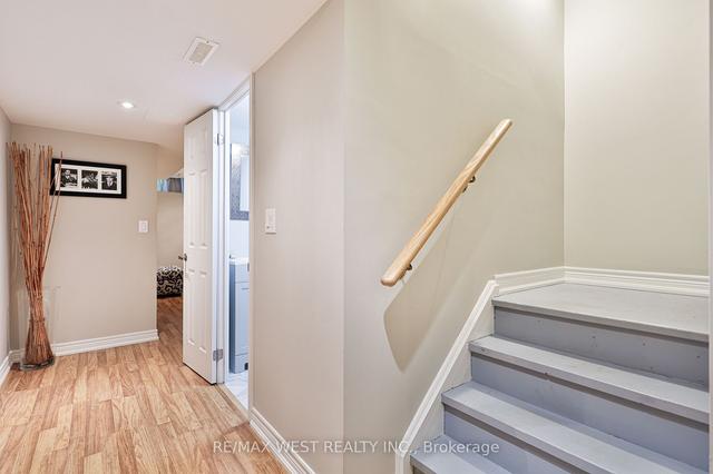 15 Louana Cres, Townhouse with 3 bedrooms, 3 bathrooms and 3 parking in Vaughan ON | Image 25