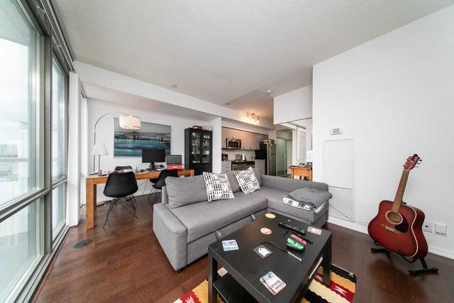 2801 - 832 Bay St, Condo with 1 bedrooms, 1 bathrooms and 0 parking in Toronto ON | Image 11