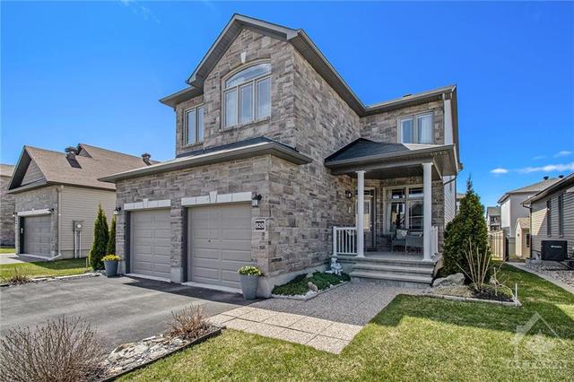 820 Platinum Street, House detached with 3 bedrooms, 3 bathrooms and 6 parking in Clarence Rockland ON | Image 1