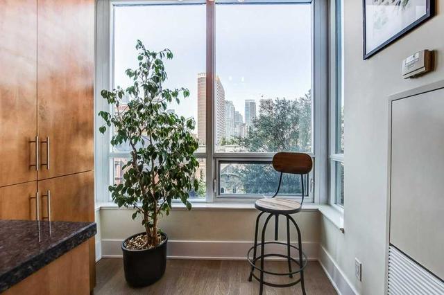 517 - 120 Homewood Ave, Condo with 2 bedrooms, 2 bathrooms and 0 parking in Toronto ON | Image 2